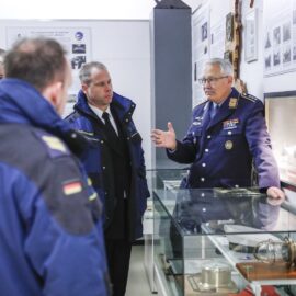 Besuch der Delegation der BAYERN im Taktischen Luftwaffengeschwader 74 in Neuburg an der Donau
