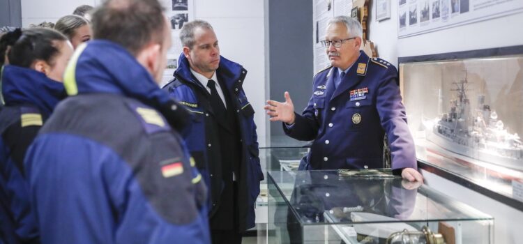 Besuch der Delegation der BAYERN im Taktischen Luftwaffengeschwader 74 in Neuburg an der Donau