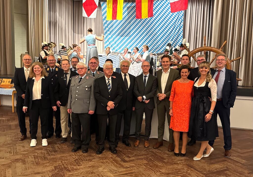 Gruppenbild der Bayern auf der Festveranstaltung